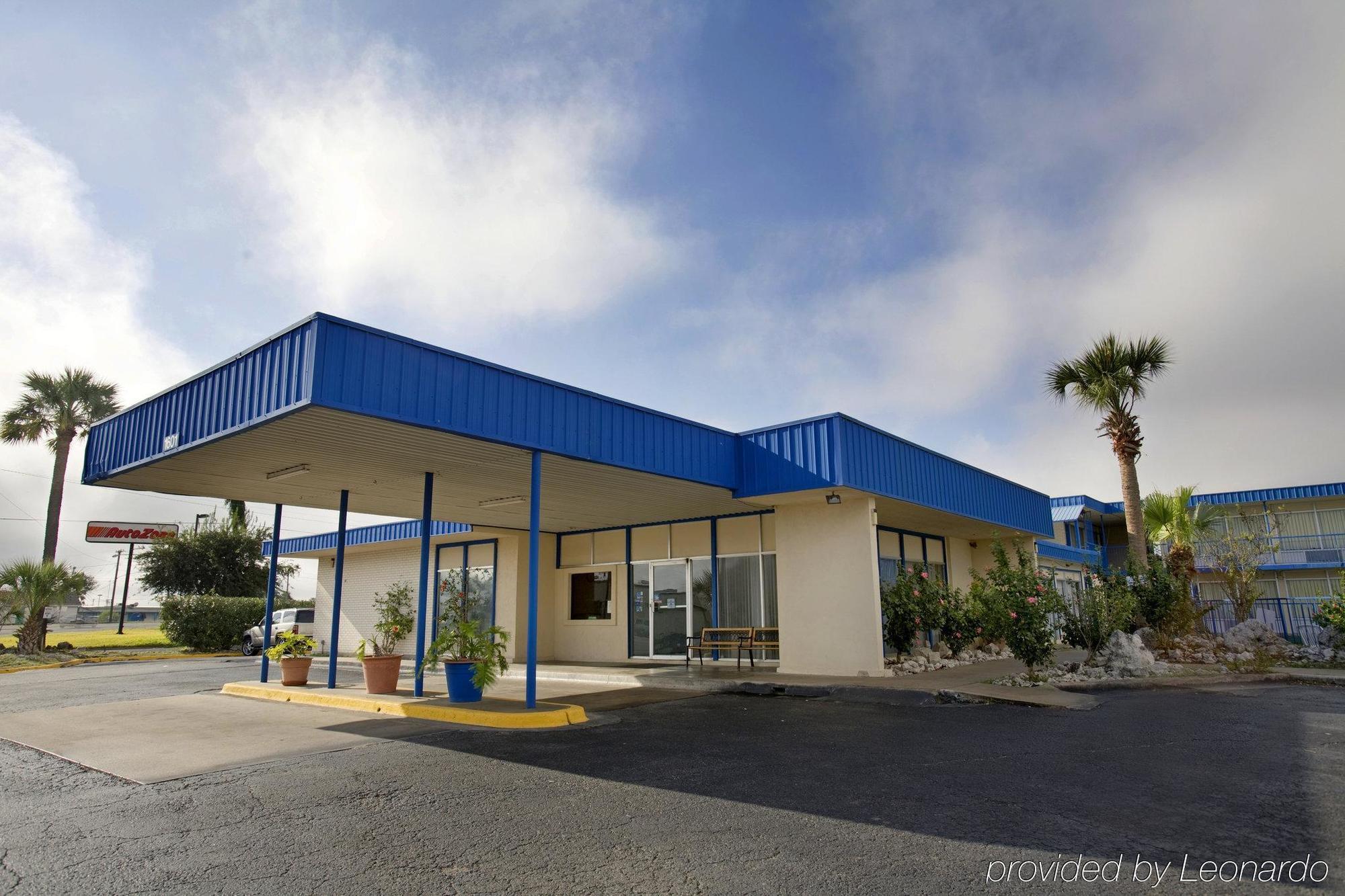Executive Inn & Suites Beeville エクステリア 写真